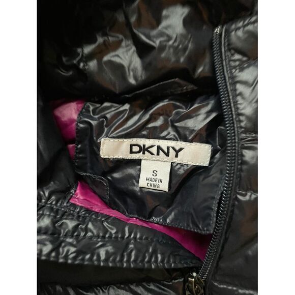 DKNY Black Packable Quilted Puffer Jacket Hooded Lightweight Winter Coat Size S - Picture 2 of 8